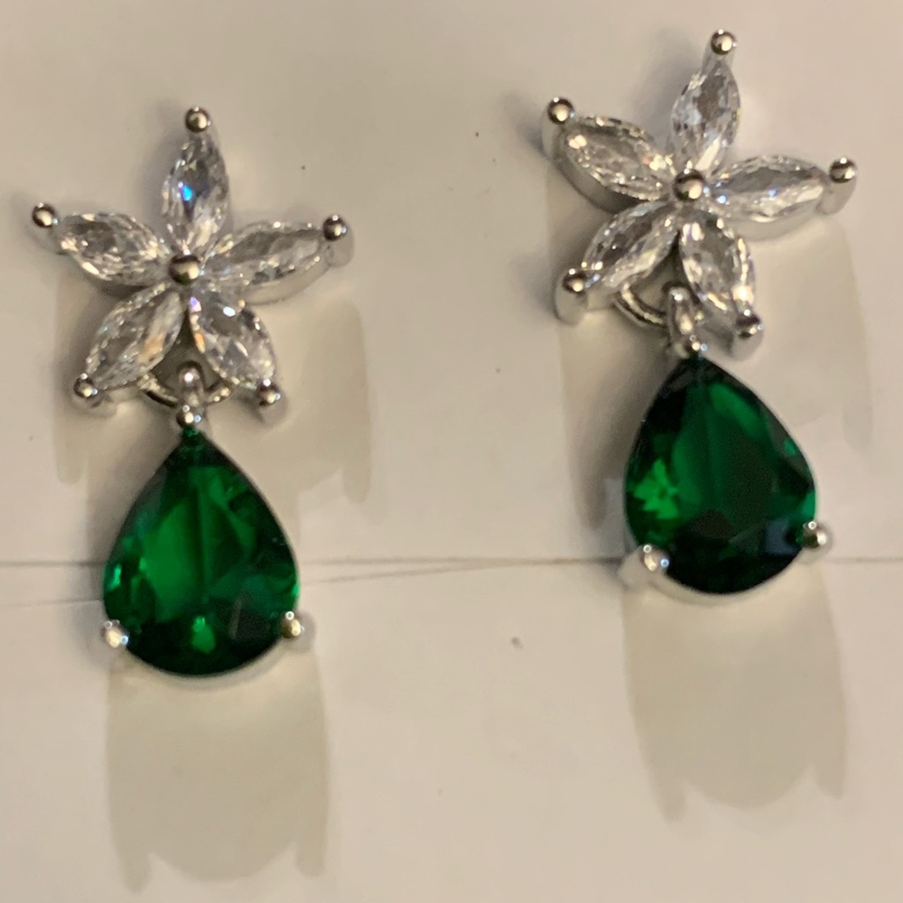 Earrings Sterling Silver 925 with green and white Zirconia Stones jewelry